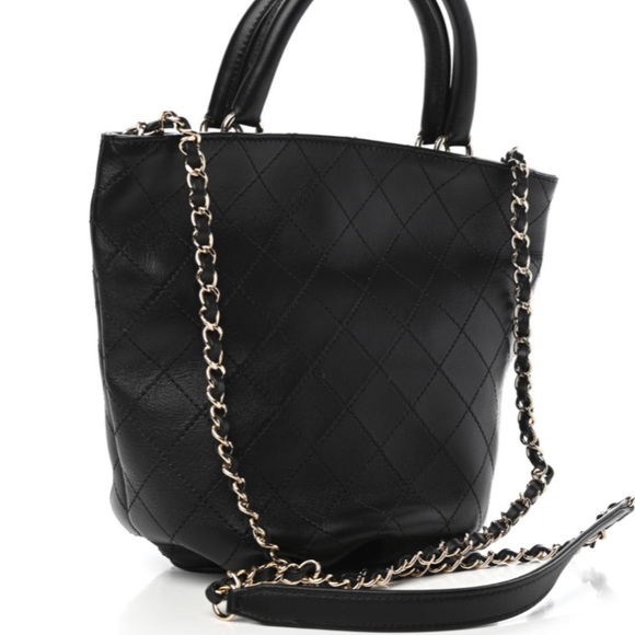 Authentic Chanel Cross body bucket Bag - Picture 11 of 14